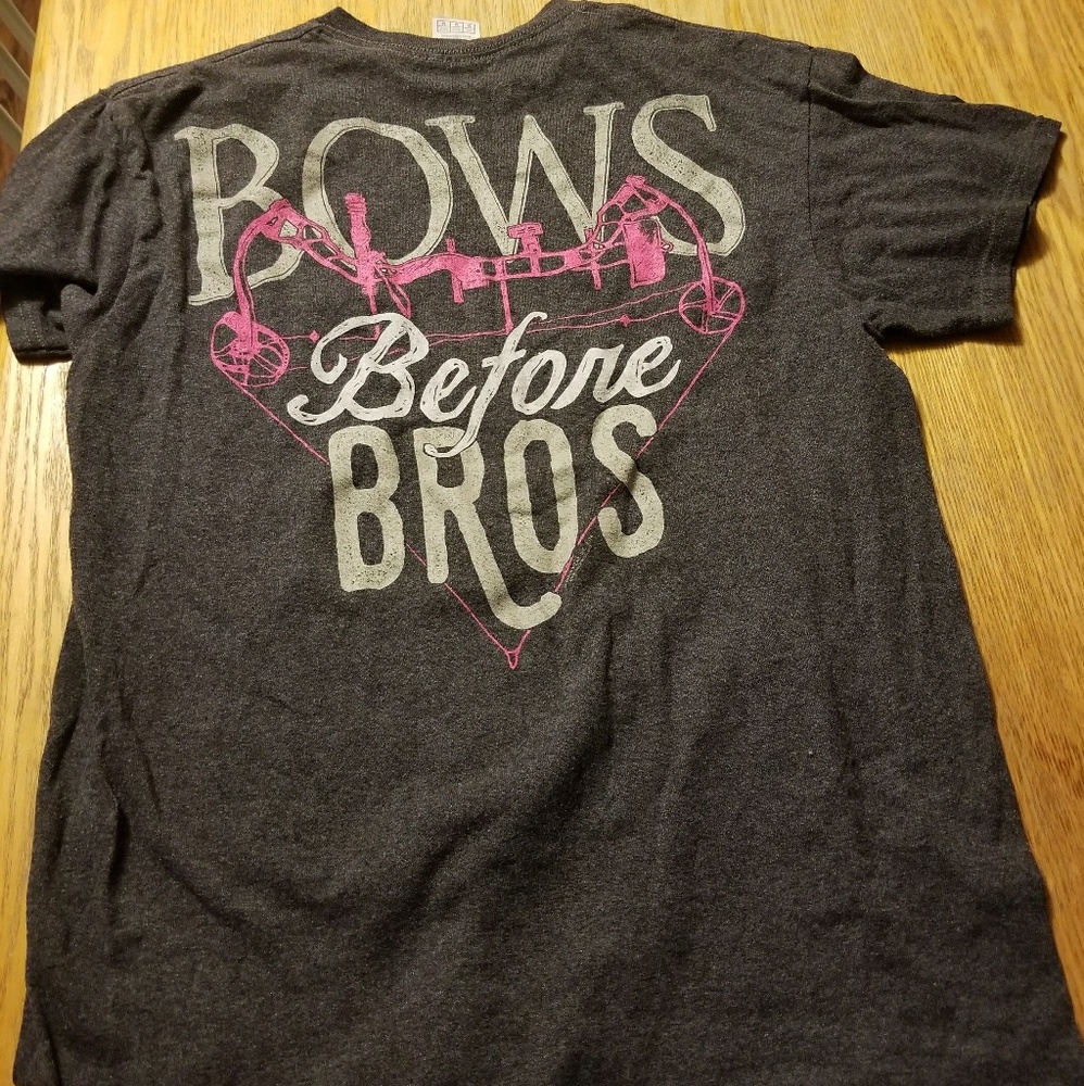 Woman's buck wear t shirt